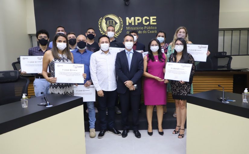Jornalistas e demais profissionais da imprensa são agraciados com 3º Prêmio MPCE de Jornalismo