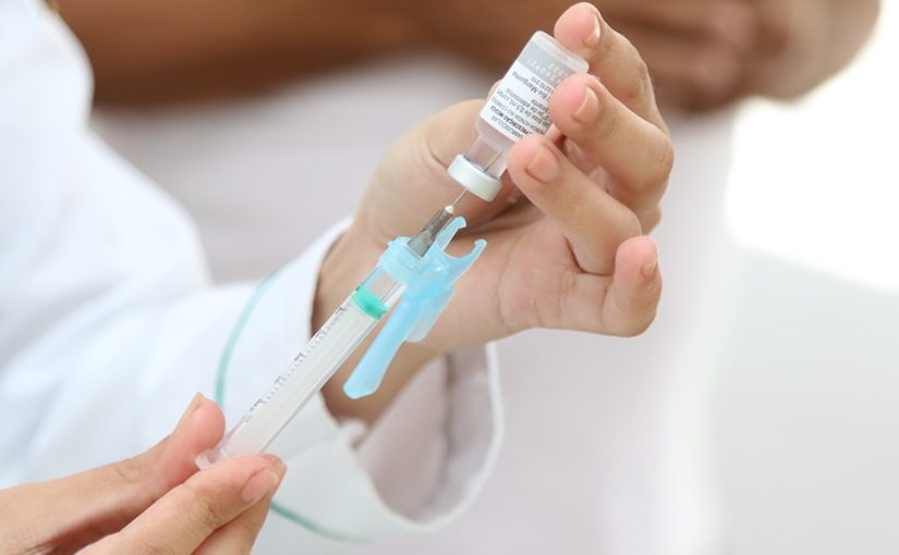 MPCE cobra do Ministério da Saúde compra e distribuição imediata das vacinas bivalentes contra a Covid-19