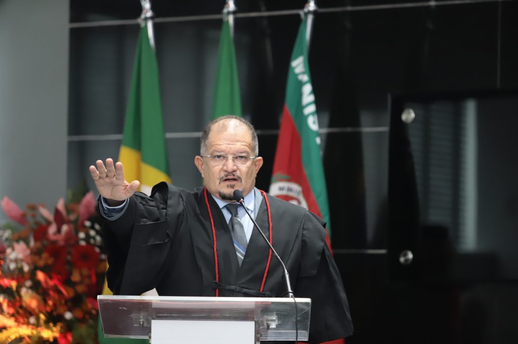 MPCE empossa novo procurador de Justiça Luiz Alcântara Costa Andrade 