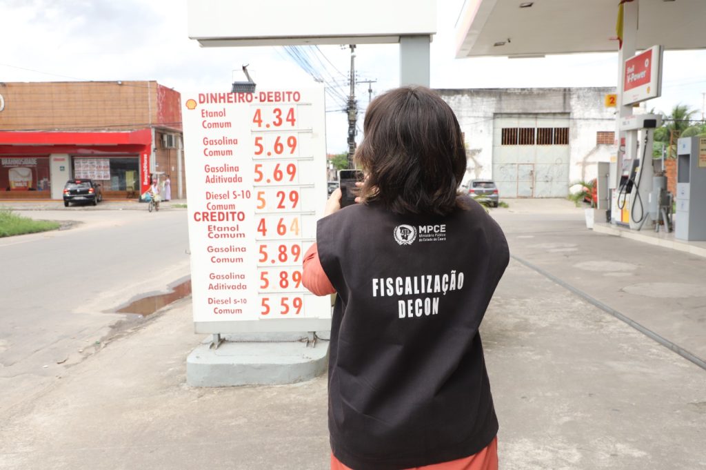 Decon participa do Mutirão do Preço Justo e monitora valores dos combustíveis no estado 