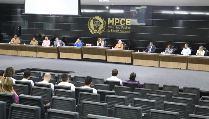 MPCE debate saúde mental dos policiais civis e militares e cobra assistência do Governo do Estado 