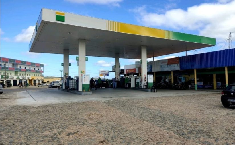 Decon autua postos de combustíveis em Várzea Alegre por não repassar redução de preços a consumidores