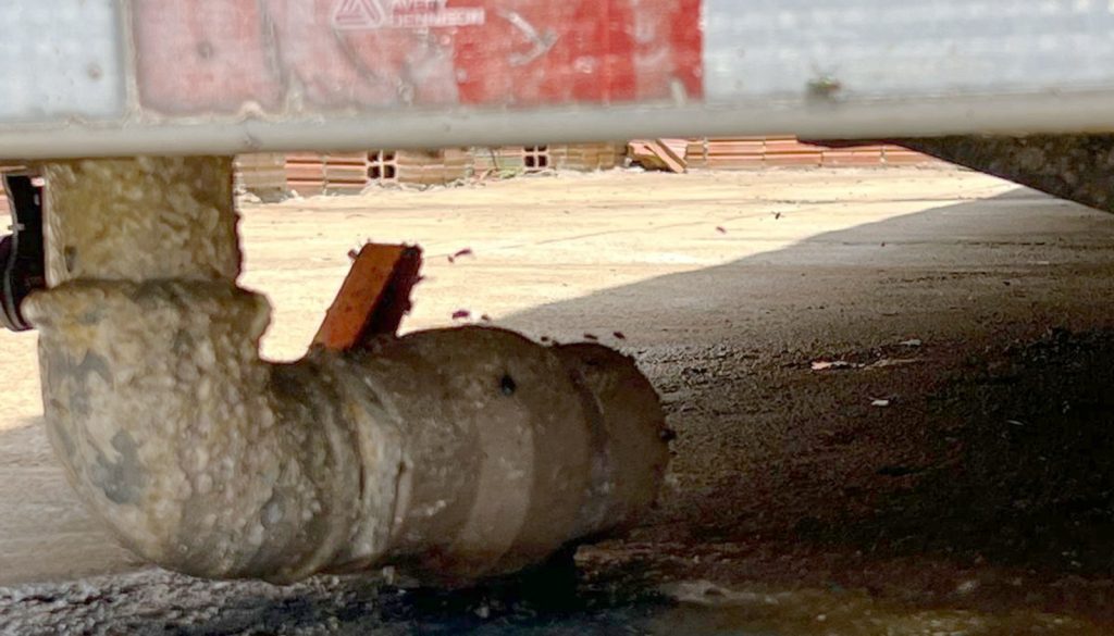 MPCE ajuíza ação para regularização ambiental de contêiner com restos de animais abatidos em São Benedito 