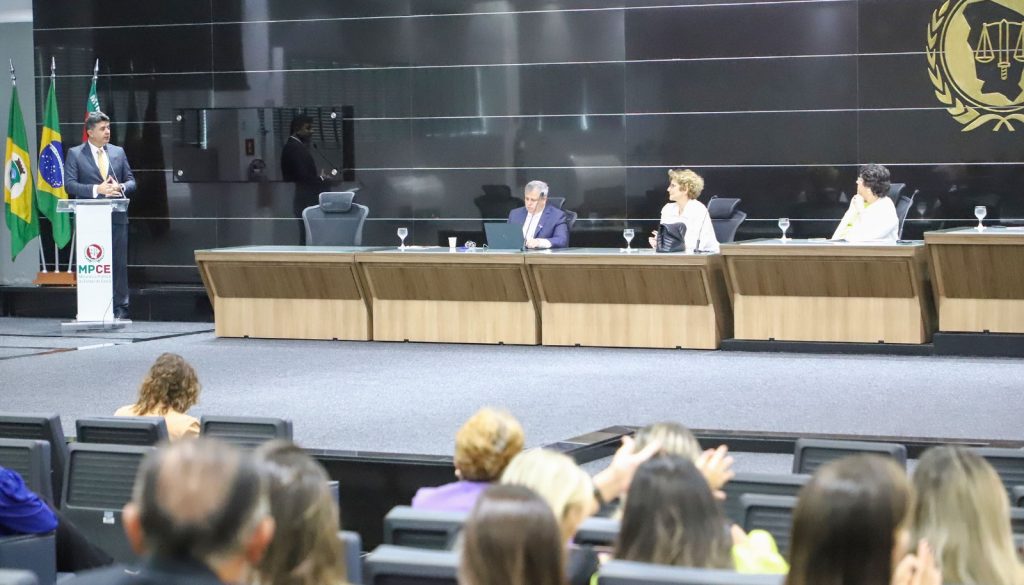 Ciclo de Diálogos da Lei Maria da Penha do MPCE debate melhorias na legislação e no combate à violência contra a mulher