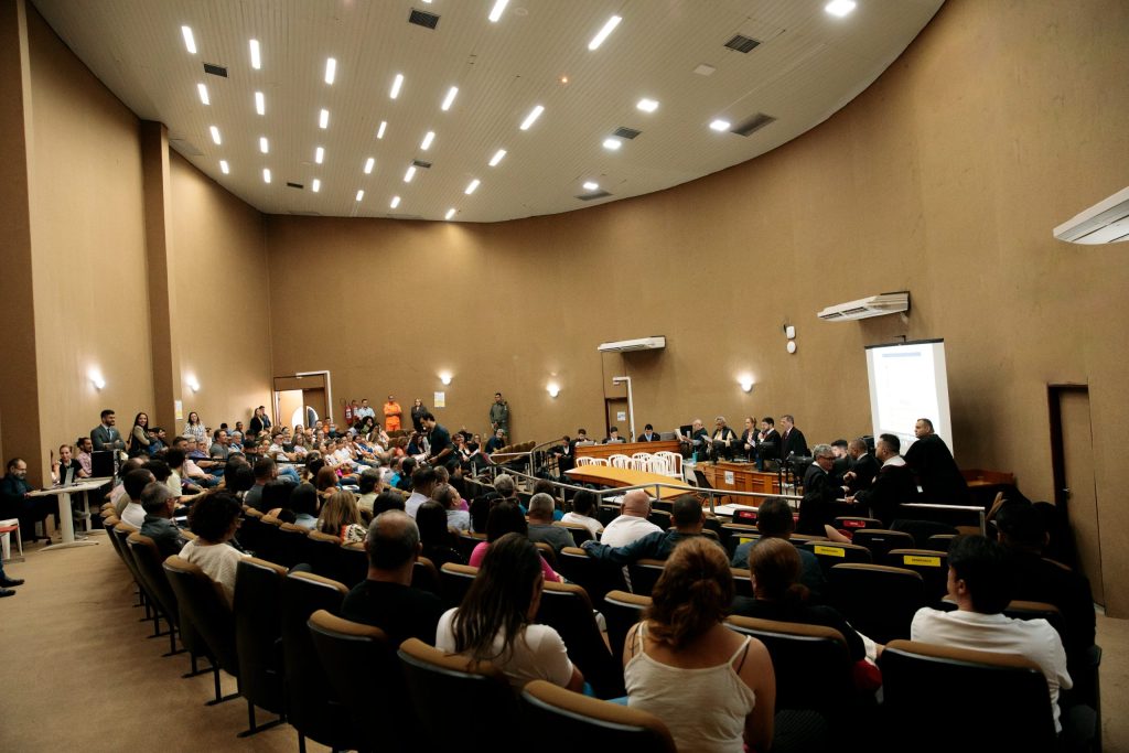 Terceiro julgamento da Chacina do Curió leva ao banco dos réus oito policiais militares por participação no caso