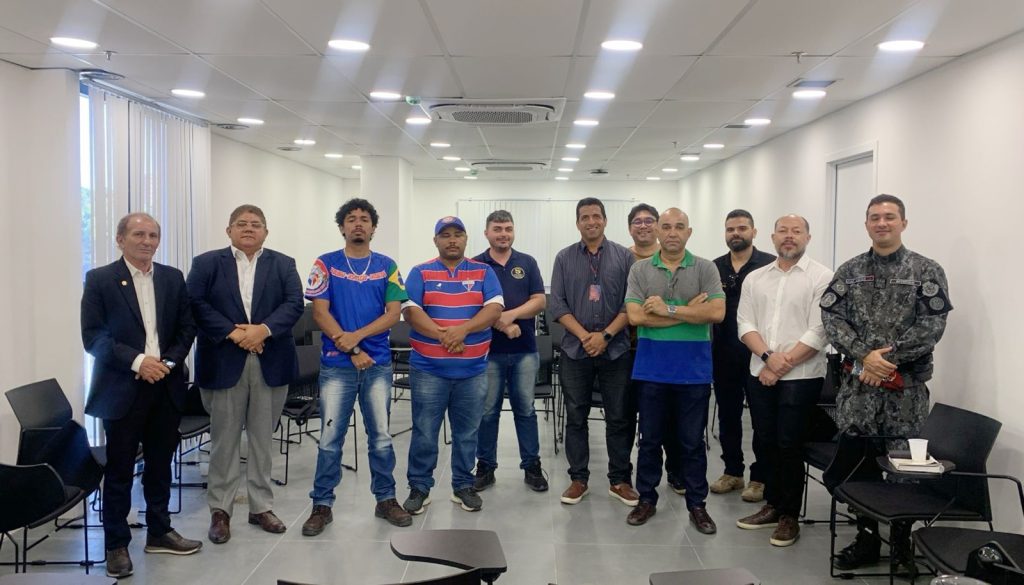 MPCE cobra que torcidas organizadas enviem relação completa de associados sob pena de não terem acesso aos estádios