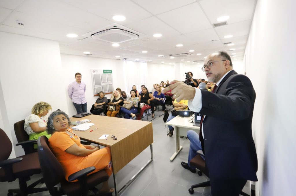 Audiência no MPCE debate prestação de serviços de saúde em Instituições de Longa Permanência para Idosos e acesso de residentes ao SUS 