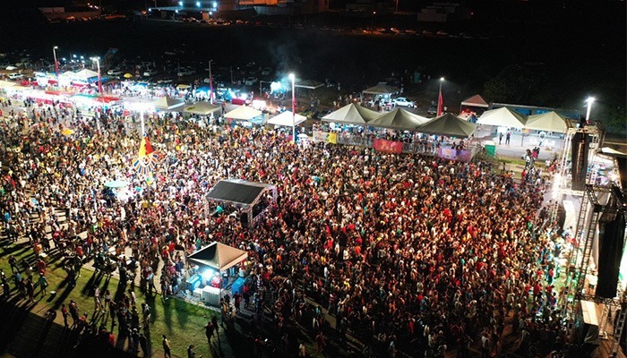MPCE orienta que Prefeitura de Acaraú cancele gasto de quase R$ 1 milhão com atrações de carnaval e priorize demandas da população  