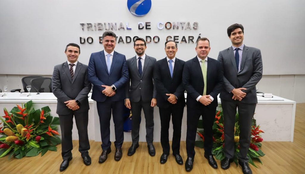 PGJ participa de posse do novo presidente do Tribunal de Contas do Ceará