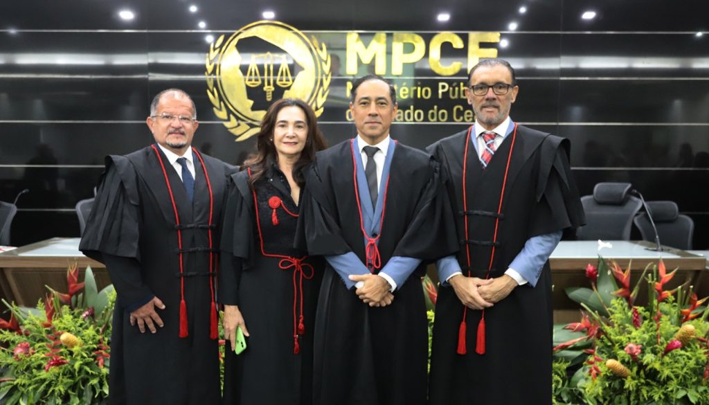 Novos vice-procurador-geral de Justiça e vice-corregedor-geral do MPCE tomam posse em sessão solene nesta segunda (15)