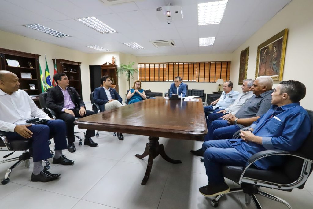 PGJ assina contrato para a construção da futura sede das Promotorias de Justiça de Baturité 