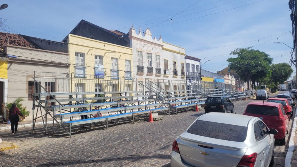 MPCE faz inspeção em equipamentos e estrutura contratada para carnaval de Aracati  