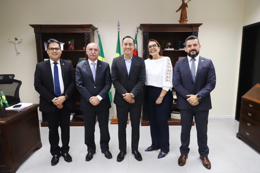 PGJ recebe da Abin “Guia para Prevenção de Ataques Extremistas Violentos em Escolas”