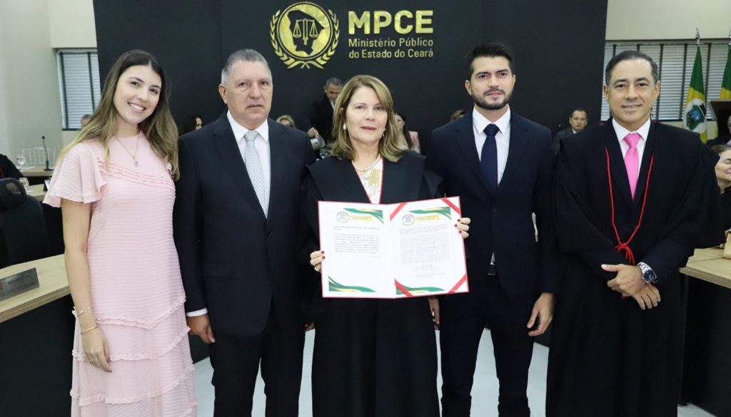 MPCE empossa nova procuradora de Justiça Ana Bastos
