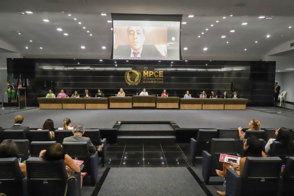 II Seminário da Mulher do MPCE discute efetividade da Lei Maria da Penha nos casos de violência doméstica e familiar contra a mulher 