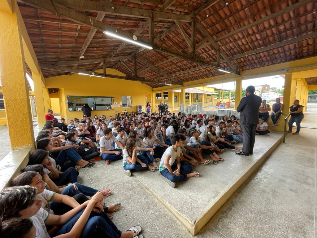 MPCE visita escola em Solonópole localizada em área que é alvo de ataques de organizações criminosas 