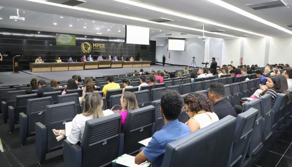 Importância de cuidar de quem cuida é tema do Programa Vidas Preservadas 2024 lançado pelo MPCE nesta sexta (22)