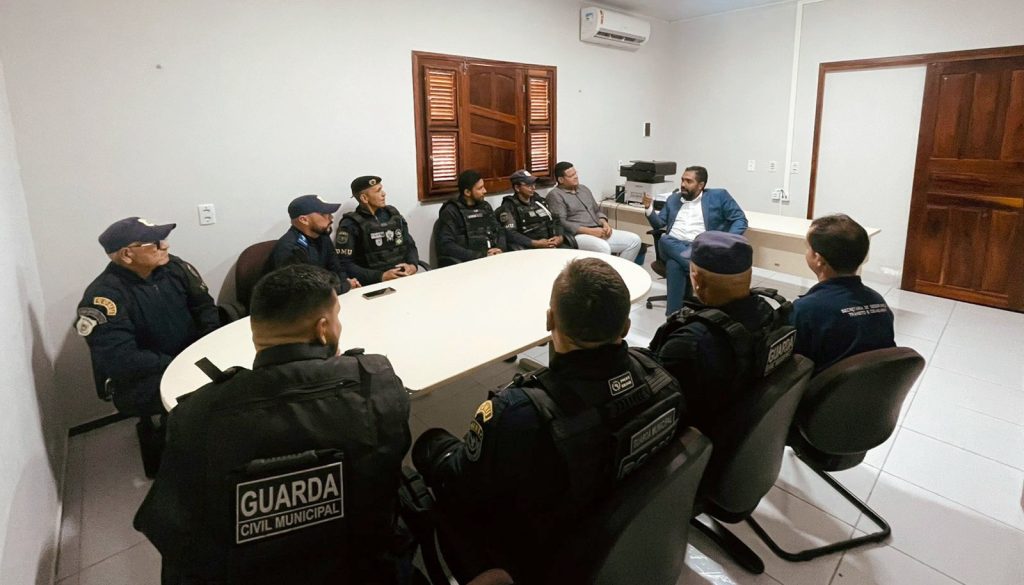 MPCE se reúne com Guarda Municipal de Solonópole para discutir atuação da instituição no município