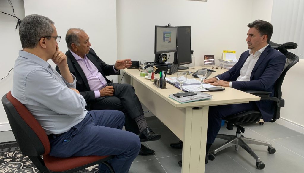 Decon recebe visita institucional do novo diretor-presidente da Enel Ceará  