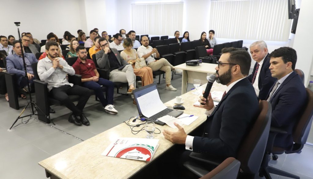 MP do Ceará discute defesa do patrimônio cultural edificado e lança livro sobre o tema