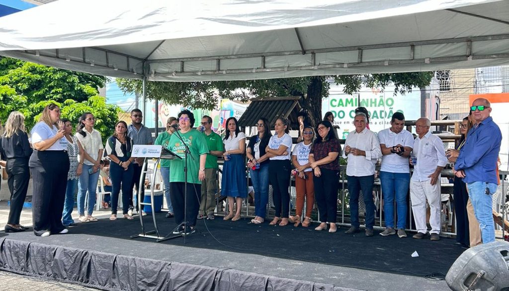 Moradores de Maracanaú participam de mais uma edição do projeto Ouvidoria na Praça do MP do Ceará