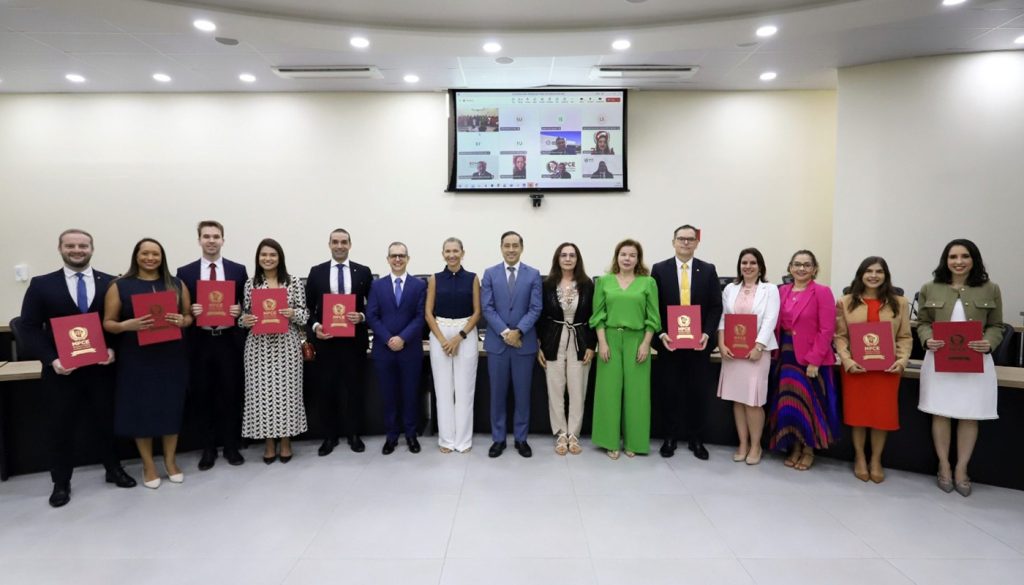 Promotores de Justiça promovidos e removidos entram em exercício nesta sexta (26)