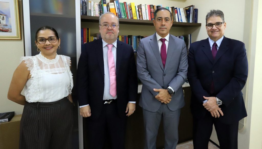 Atuação do Ministério Público nas eleições é discutida em visita à Procuradoria Regional Eleitoral 