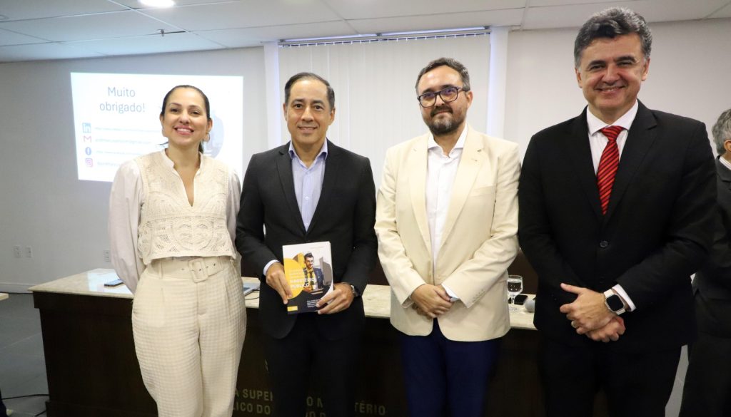 MP do Ceará debate Controle da Investigação Criminal no Brasil em palestra com lançamento de livro sobre o tema
