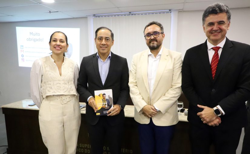 MP do Ceará debate Controle da Investigação Criminal no Brasil em palestra com lançamento de livro sobre o tema