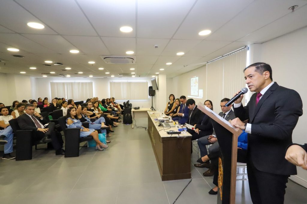 Atuação de órgãos do Sistema de Justiça em processos de adoção é tema de debate no MP do Ceará
