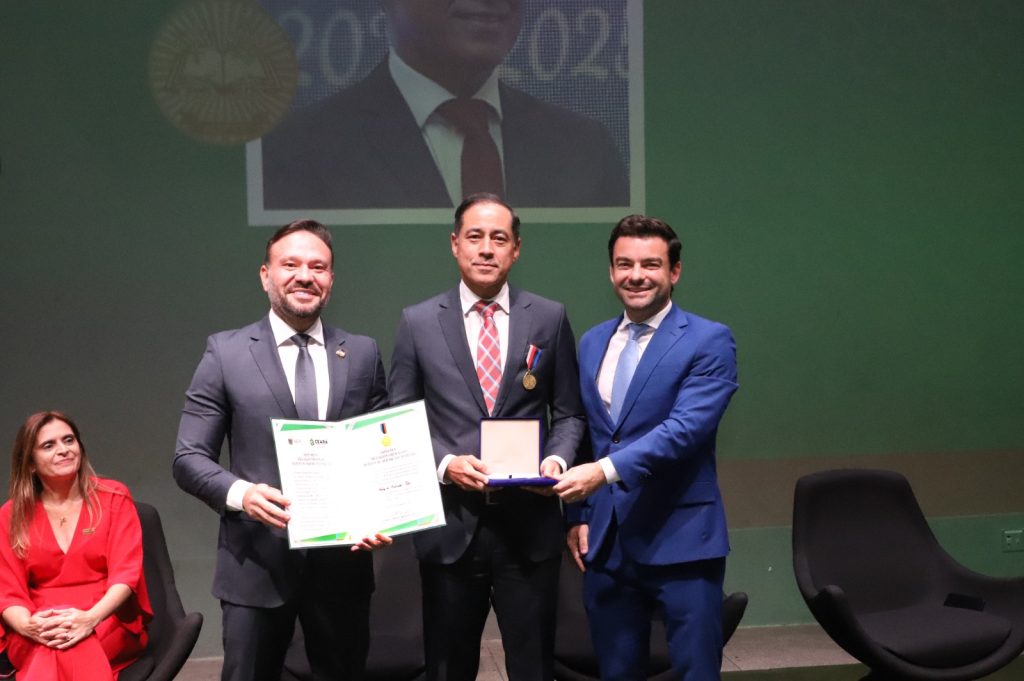 PGJ recebe medalha “Ordem do Mérito Acadêmico e Policial” da Academia Estadual de Segurança Pública do Estado 