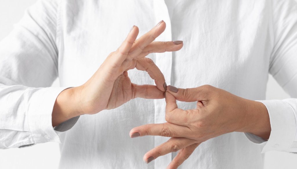 Sentença favorável ao MP do Ceará é mantida em caráter definitivo e obriga Município de Fortaleza a implantar serviço de Libras em unidades de saúde