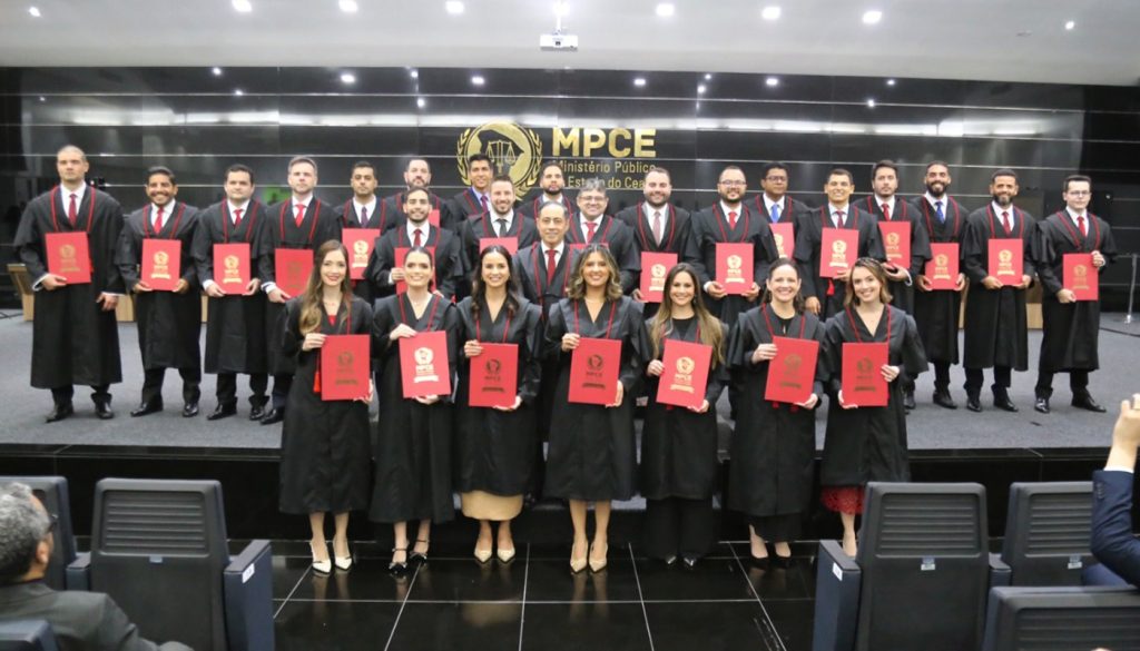 MP do Ceará empossa 26 novos promotores de Justiça e reforça defesa da constituição como missão institucional  