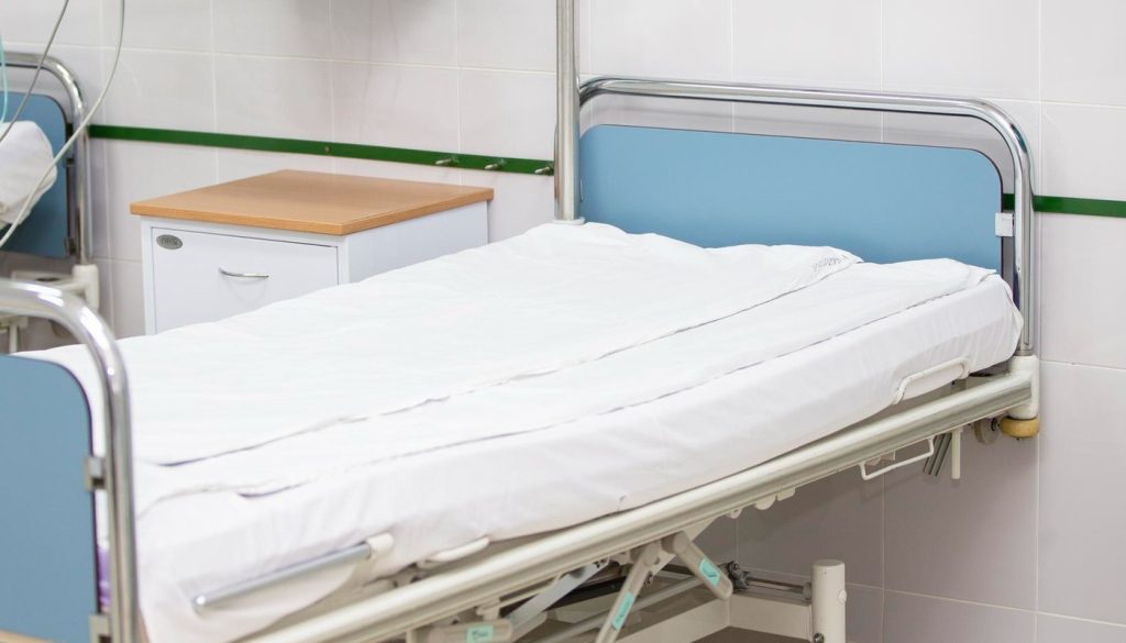 Após ação do MP do Ceará, Justiça determina internação de mulher com transtorno mental que apresenta risco para tia idosa em Cedro