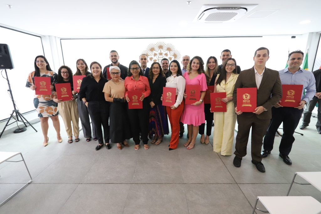 14 novos servidores do MP do Ceará são empossados em solenidade nesta quinta (04)