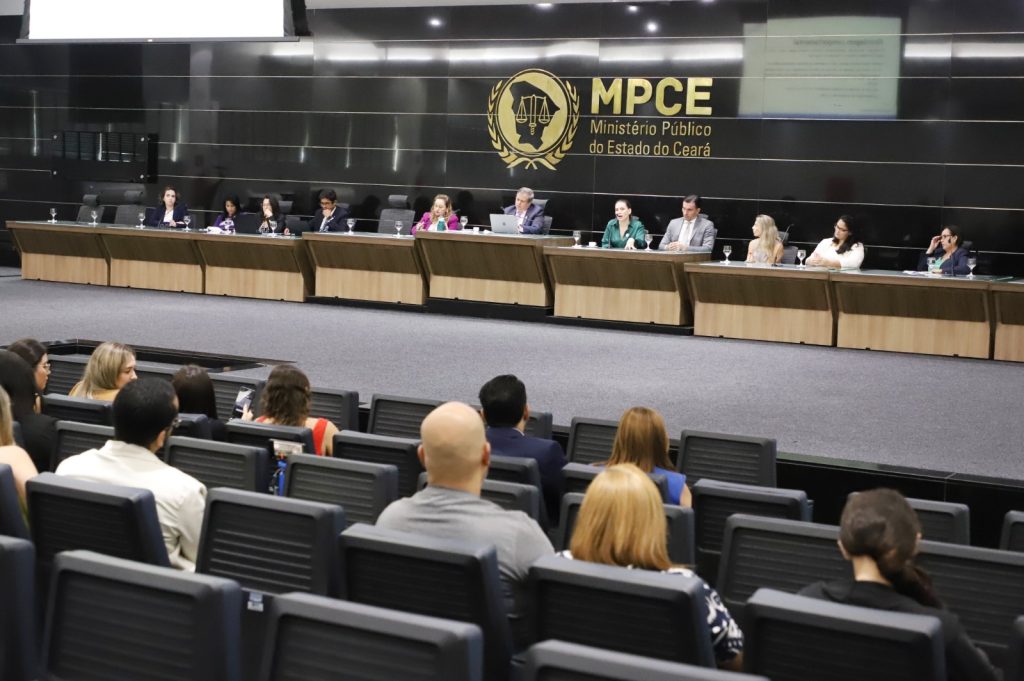 Em audiência pública, MP do Ceará cobra que planos de saúde ofereçam tratamento multidisciplinar a pessoas com TEA