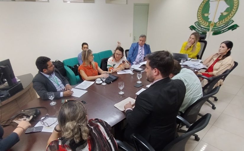 Após acordo firmado em audiência com MP do Ceará e Defensoria, Unimed e Clínica Adaptro repactuam contrato para prestar atendimento a pacientes com TEA