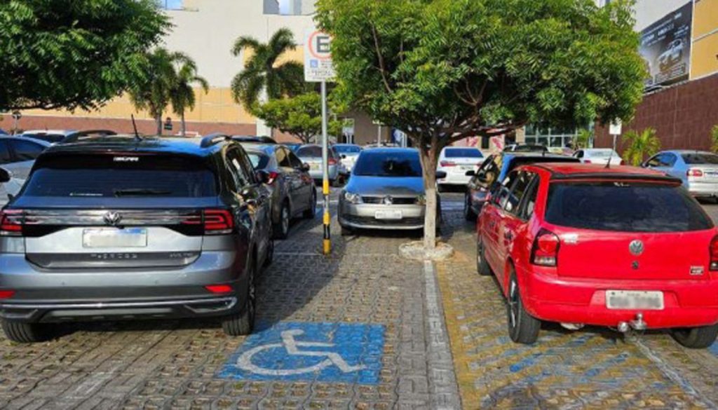 MP do Ceará cobra que Prefeitura de Juazeiro do Norte fiscalize estacionamentos para garantir vagas exclusivas para idosos e pessoas com deficiência 