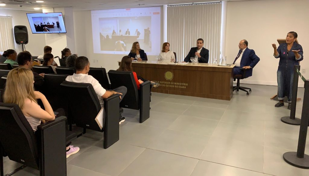 Perspectivas para combater a invisibilidade da pessoa idosa e com deficiência no acesso ao sistema de saúde são debatidas em evento do MP