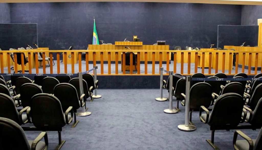 Tribunal do Júri atende pedidos do MP do Ceará e condena homem a 16 anos de prisão por homicídio de travesti em Fortaleza 