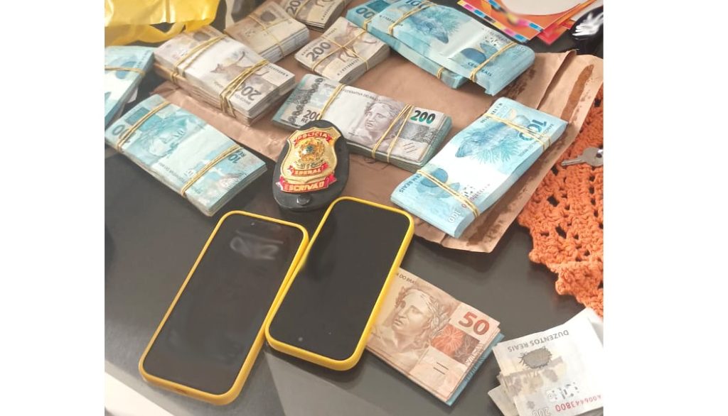 MP Eleitoral e Polícia Federal apreendem quase R$ 130 mil com candidato a prefeito e apoiadores suspeitos de comprar votos em Fortim