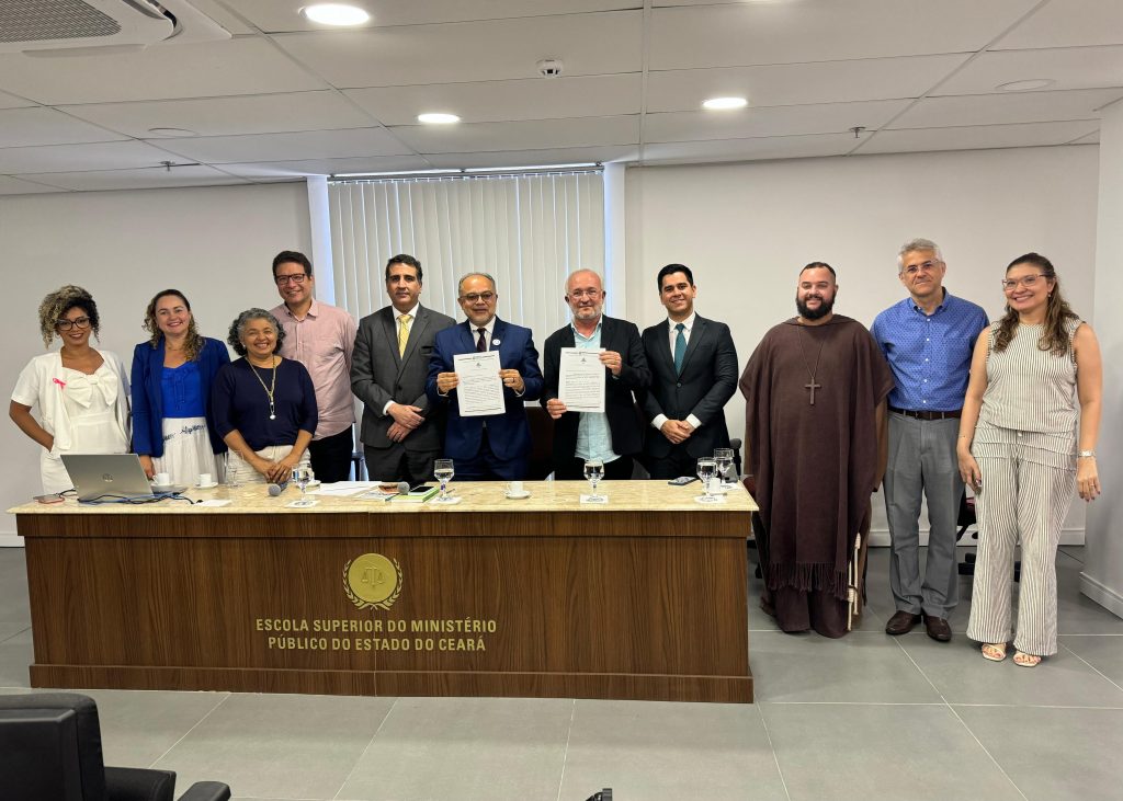 MP do Ceará e Prefeitura de Fortaleza assinam protocolo para facilitar acesso de idosos institucionalizados a serviços de saúde