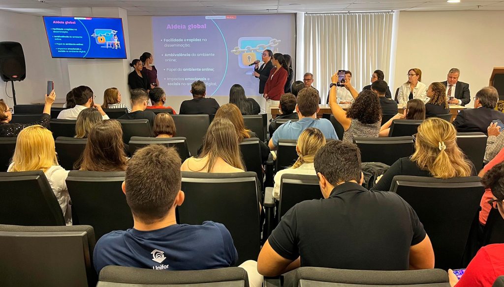 Estudantes, professores e profissionais participam da 6ª Jornada do Idoso promovida pelo MP do Ceará 