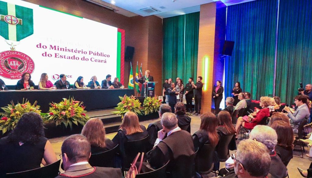 Segundo dia da Semana do MP 2024 entrega comendas da Ordem do Mérito, debate sobre transformação digital e lança Revista Acadêmica 