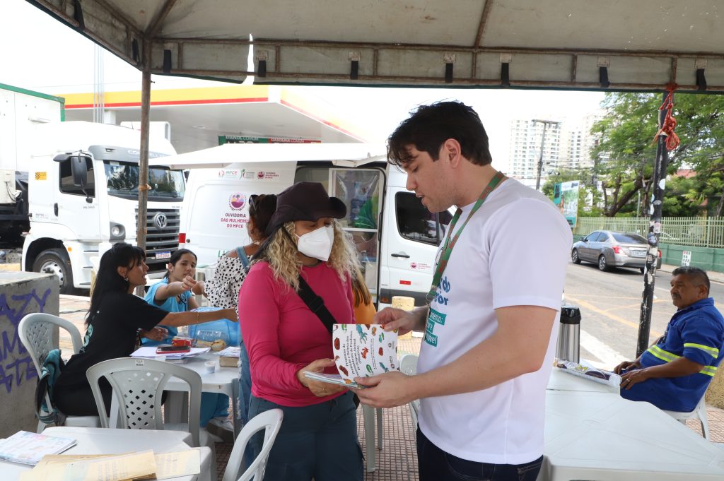 Moradores do bairro Benfica recebem projeto Ouvidoria na Praça do MP do Ceará nesta terça-feira (3)