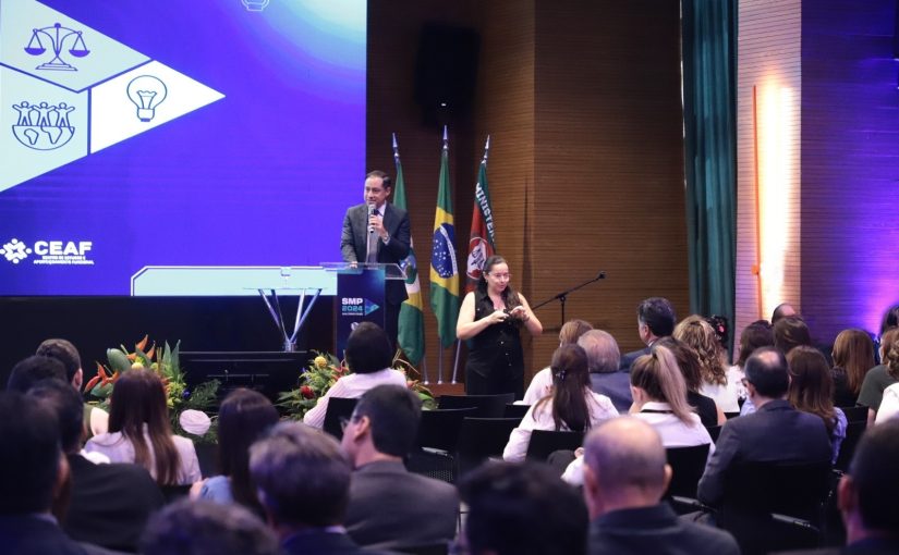 Semana do Ministério Público 2024 termina com entrega de títulos, palestra sobre combate à violência contra a mulher e homenagem ao humor cearense 