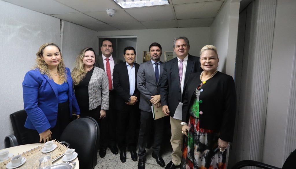 MP do Ceará pede que Assembleia Legislativa amplie debate com a população antes de votar projetos de lei sobre pulverização aérea de agrotóxicos   