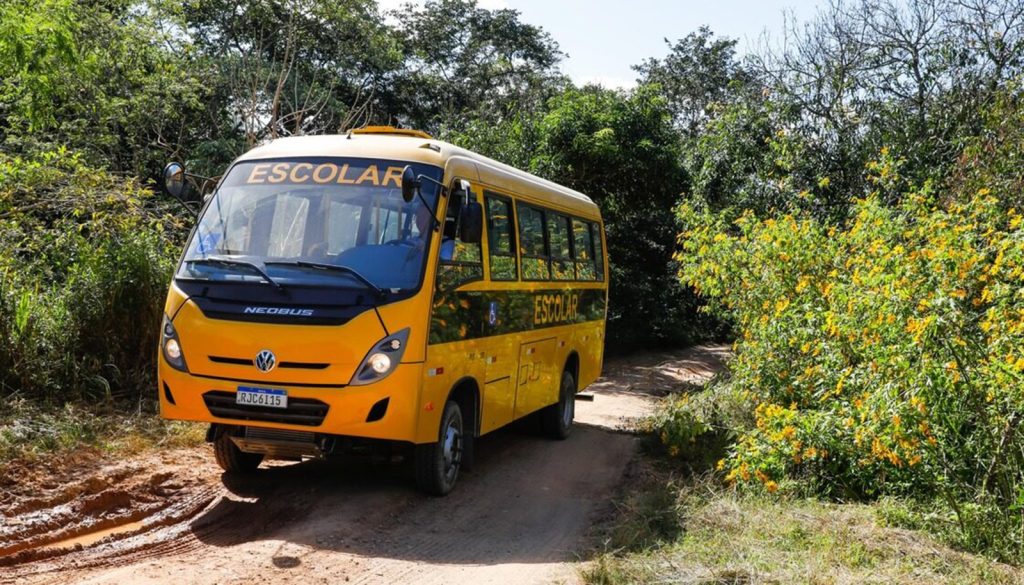 MP do Ceará recomenda que Prefeitura de Choró suspenda contrato de transporte escolar por suspeita de superfaturamento e irregularidades  