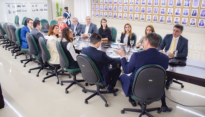 MP do Ceará participa de encontro com órgãos do Sistema de Justiça para discutir criação da rede de escolas judiciais no Ceará