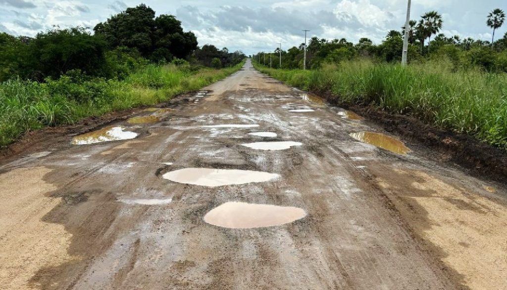 MP cobra que Superintendência de Obras Públicas recupere a CE-329 no trecho da “Estrada da Amanaiara”, que liga a BR 403 a Reriutaba